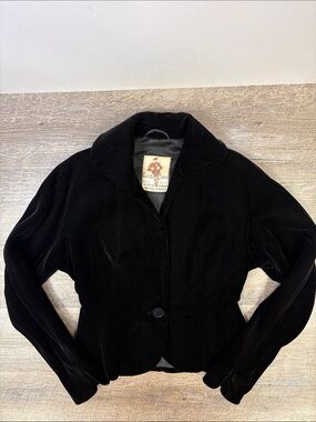 Vintage Long Kee Hong Kong Black Velvet Tailored Cropped Jacket Blazer